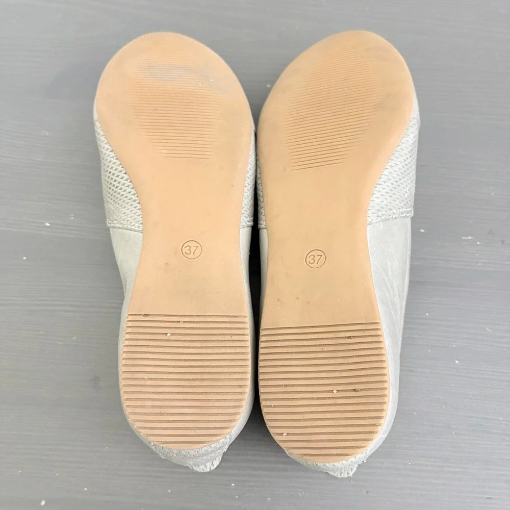 Miz Mooz‎ Hailey Flats 37 Grey Leather Textured Slip On Almond Toe